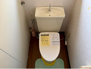 南砺市北野、中古一戸建てのトイレ画像です