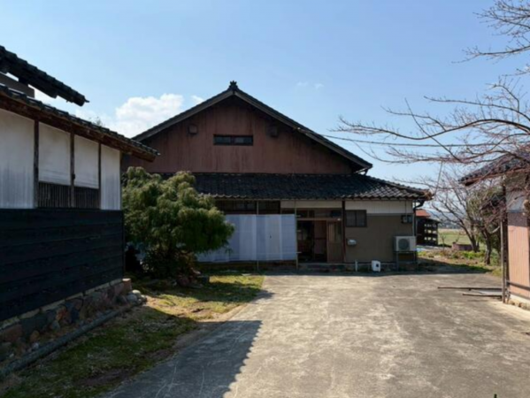 南砺市北野、中古一戸建ての外観画像です