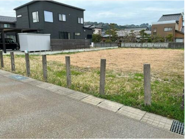 小矢部市埴生、土地の外観画像です