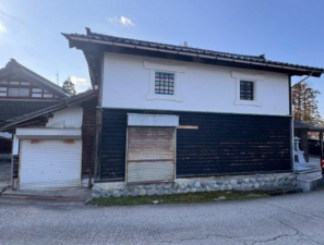 砺波市安川、中古一戸建ての外観画像です