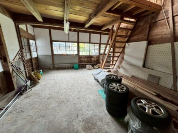 砺波市安川、中古一戸建ての内装画像です