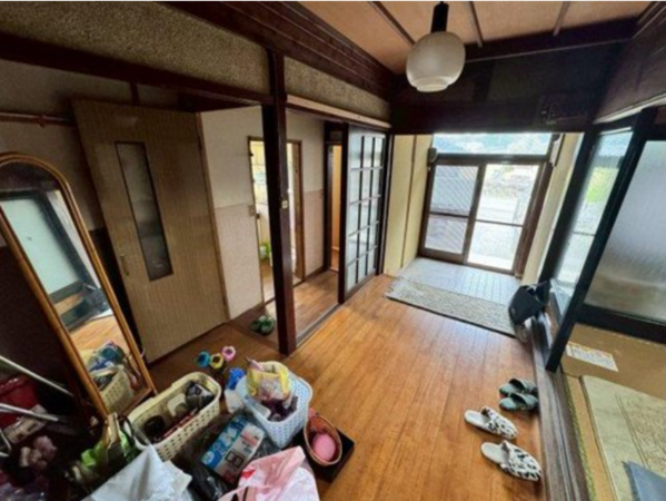 砺波市安川、中古一戸建ての内装画像です