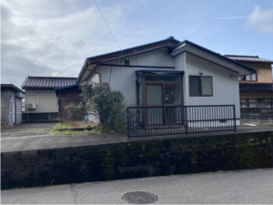 砺波市庄川町、中古一戸建ての外観画像です