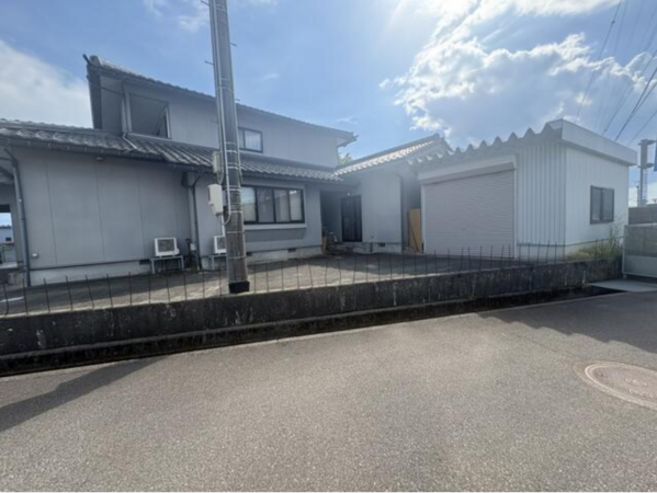 砺波市高道、中古一戸建ての外観画像です