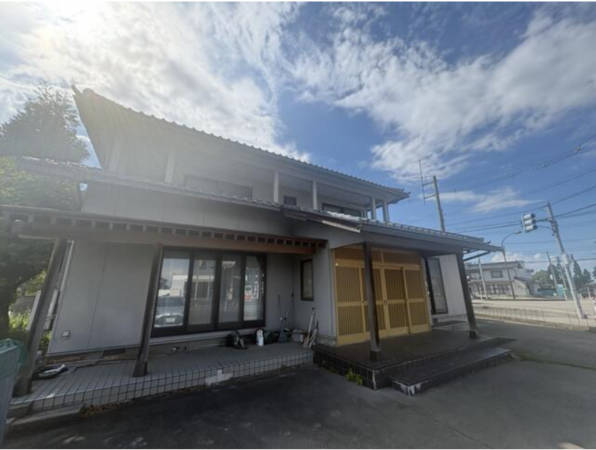 砺波市高道、中古一戸建ての外観画像です
