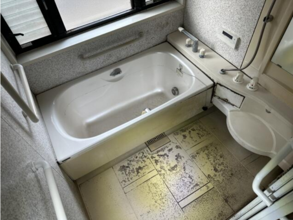 南砺市池田、中古一戸建ての風呂画像です