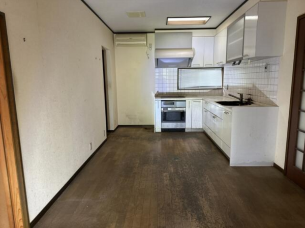 南砺市池田、中古一戸建てのキッチン画像です