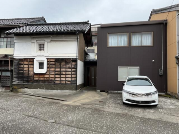 南砺市福野、収益物件/店舗付住宅の外観画像です