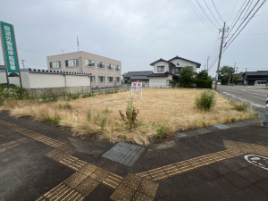 砺波市鷹栖出、土地の外観画像です