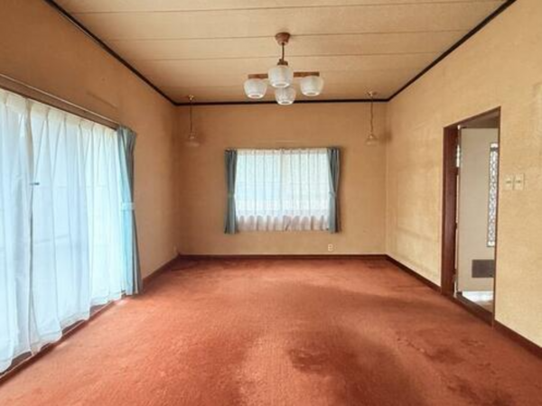 砺波市宮森新、中古一戸建ての内装画像です