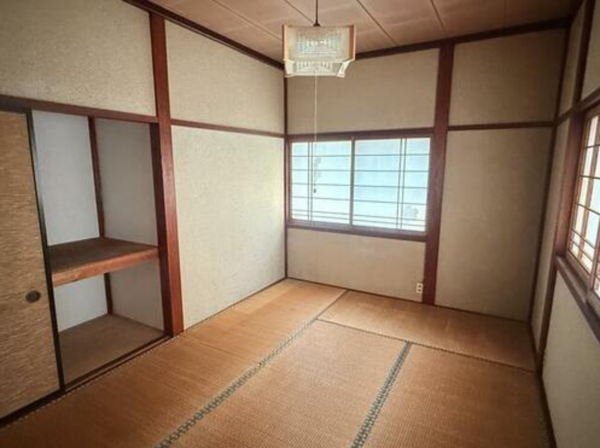 砺波市宮森新、中古一戸建ての内装画像です