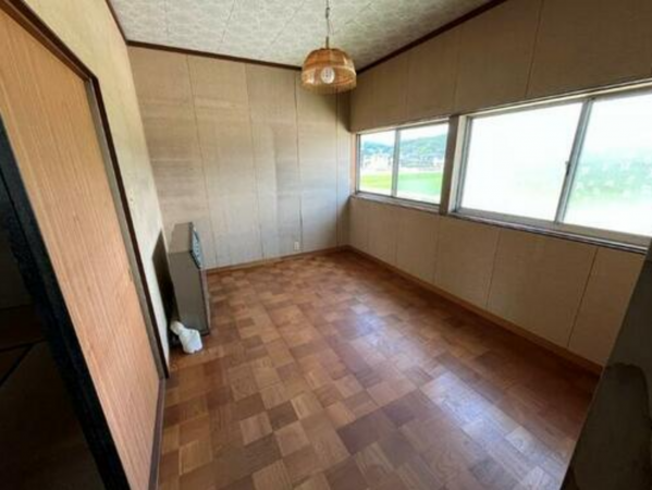 小矢部市埴生、中古一戸建ての内装画像です