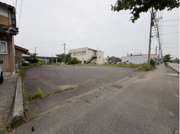 南砺市やかた、土地の外観画像です