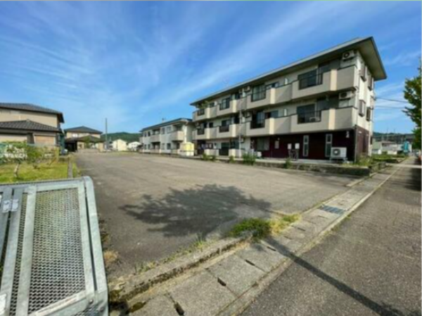 小矢部市綾子、土地の外観画像です