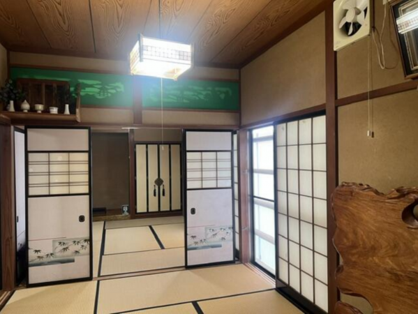 南砺市国広、中古一戸建ての内装画像です