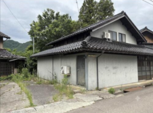 砺波市庄川町、中古一戸建ての外観画像です