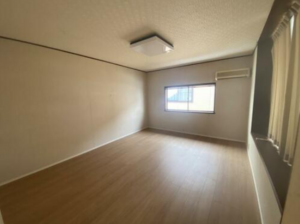 砺波市千代、中古一戸建ての内装画像です
