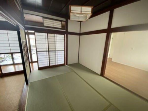 砺波市千代、中古一戸建ての内装画像です