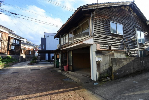 南砺市城端、中古一戸建ての外観画像です