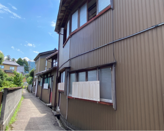 南砺市北川、中古一戸建ての外観画像です