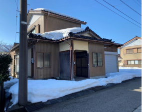 南砺市坪野、中古一戸建ての外観画像です
