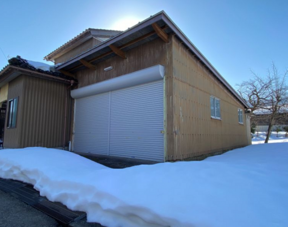 南砺市坪野、中古一戸建ての外観画像です