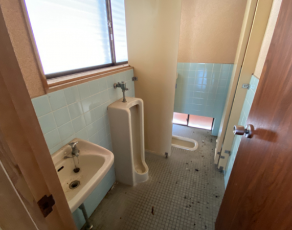 南砺市坪野、中古一戸建てのトイレ画像です