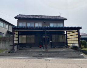 南砺市井波、中古一戸建ての外観画像です