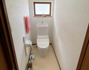 南砺市井波、中古一戸建てのトイレ画像です