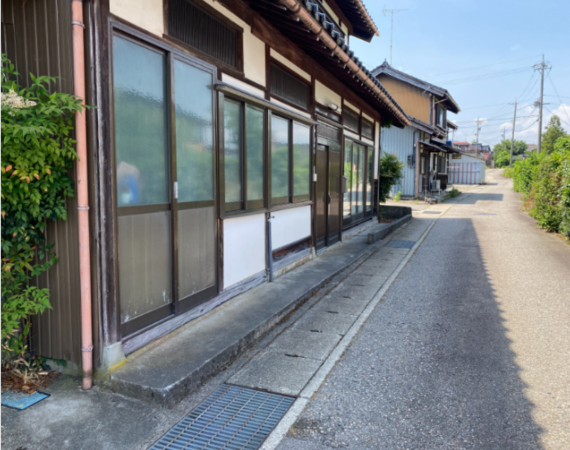 南砺市北川、中古一戸建ての外観画像です