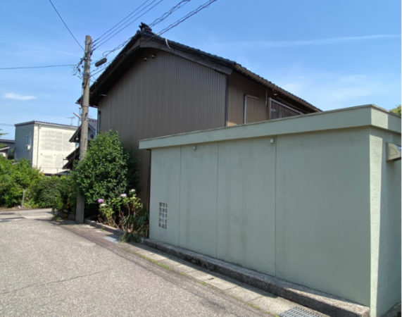 南砺市北川、中古一戸建ての外観画像です