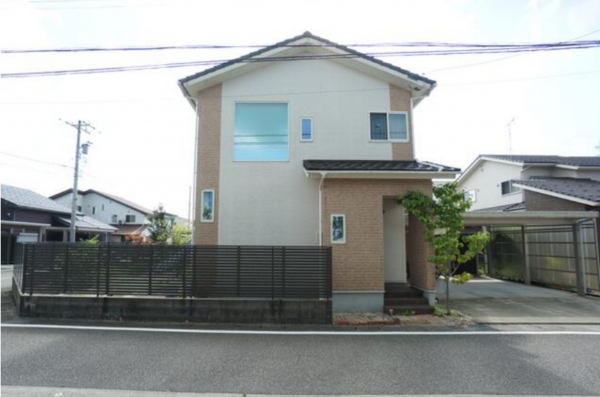 砺波市五郎丸、中古一戸建ての外観画像です