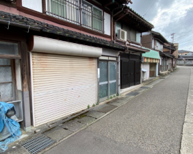 南砺市井波、中古一戸建ての外観画像です