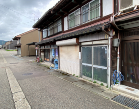 南砺市井波、中古一戸建ての外観画像です