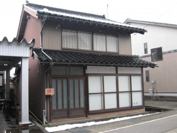 南砺市是安、中古一戸建ての外観画像です