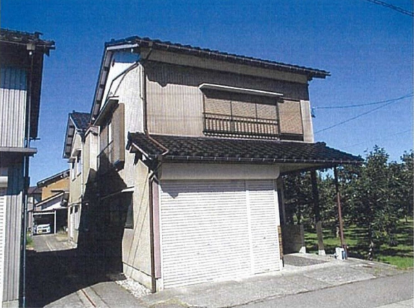 南砺市是安、中古一戸建ての外観画像です