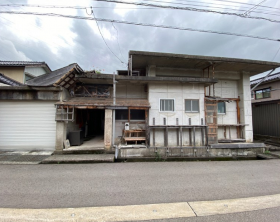 南砺市北川、中古一戸建ての外観画像です