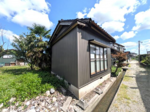 砺波市野村島、中古一戸建ての外観画像です