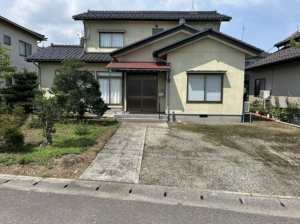 砺波市鷹栖、中古一戸建ての外観画像です