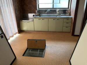 砺波市鷹栖、中古一戸建てのキッチン画像です