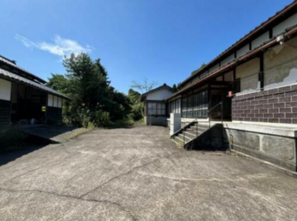 小矢部市松尾、中古一戸建ての外観画像です