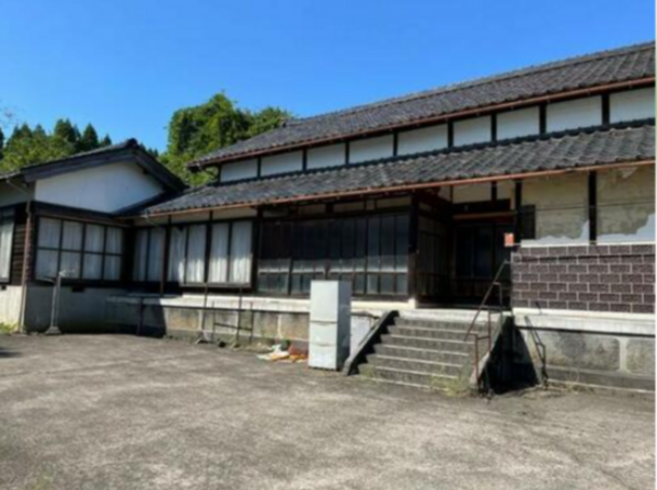 小矢部市松尾、中古一戸建ての外観画像です