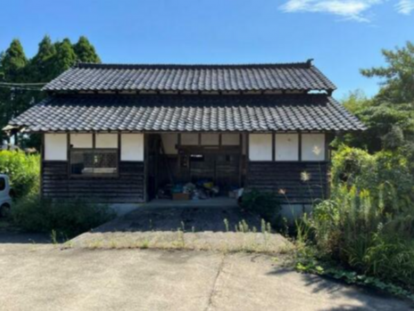 小矢部市松尾、中古一戸建ての外観画像です