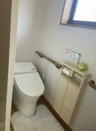 南砺市高儀、中古一戸建てのトイレ画像です