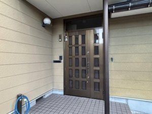 南砺市法林寺、中古一戸建ての玄関画像です