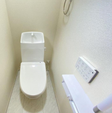 神戸市垂水区星陵台、新築一戸建てのトイレ画像です