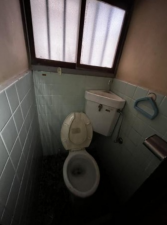 神戸市垂水区王居殿、中古一戸建てのトイレ画像です