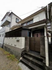 神戸市垂水区王居殿、中古一戸建ての外観画像です