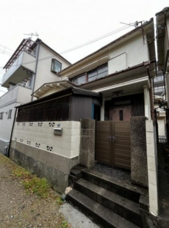 神戸市垂水区王居殿、中古一戸建ての外観画像です