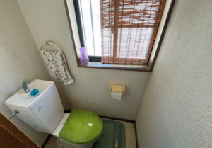 神戸市垂水区舞子台、中古一戸建てのトイレ画像です